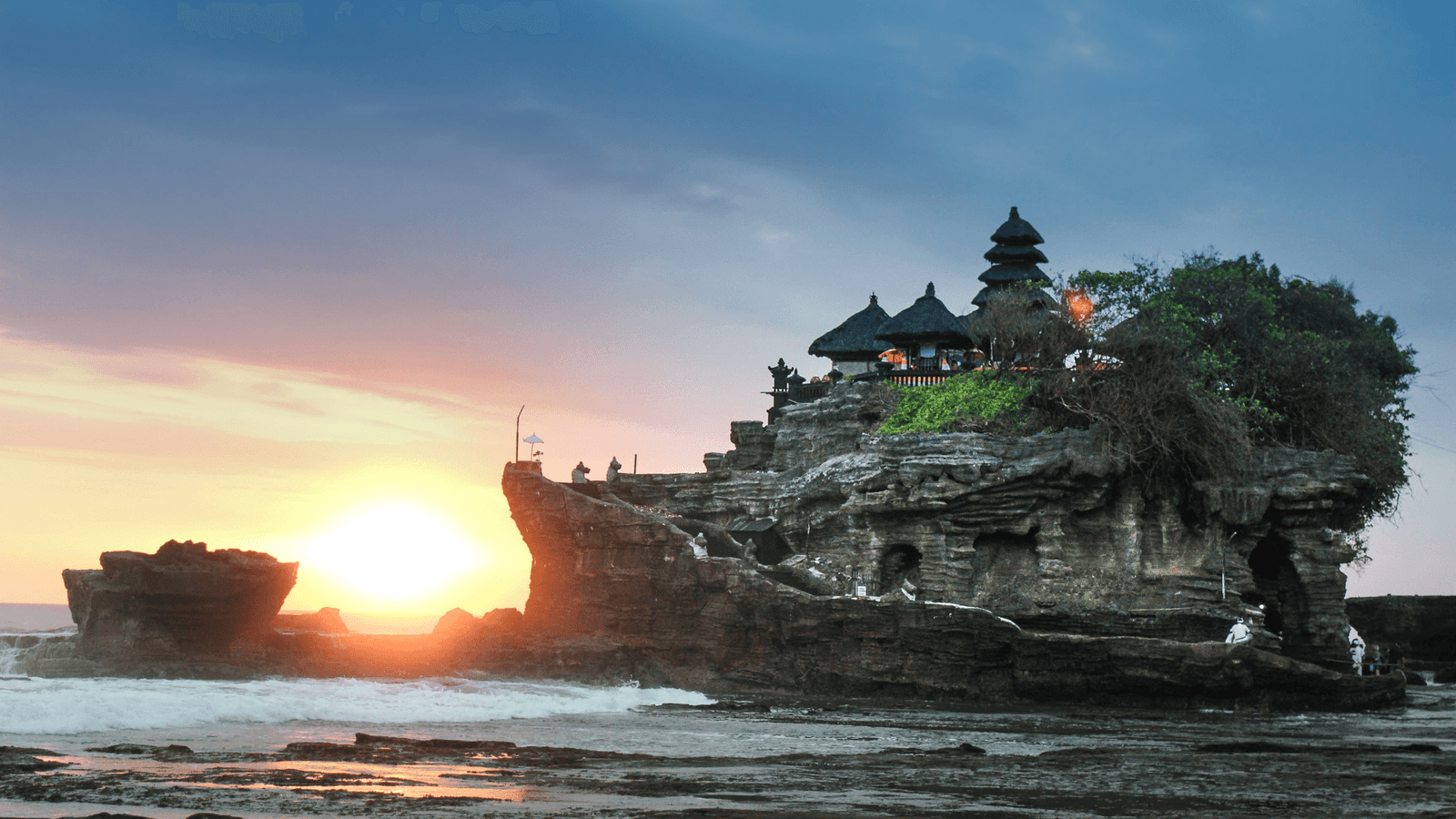 Tanah Lot Temple Sunset Tour