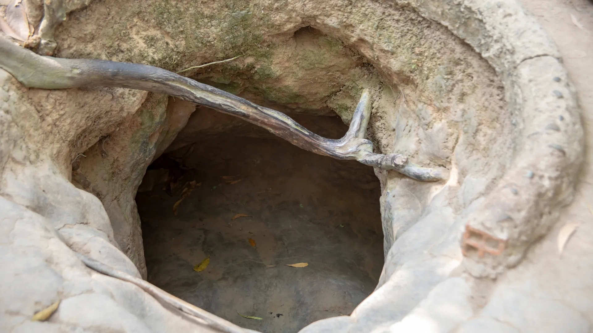 Cu Chi Tunnel 
